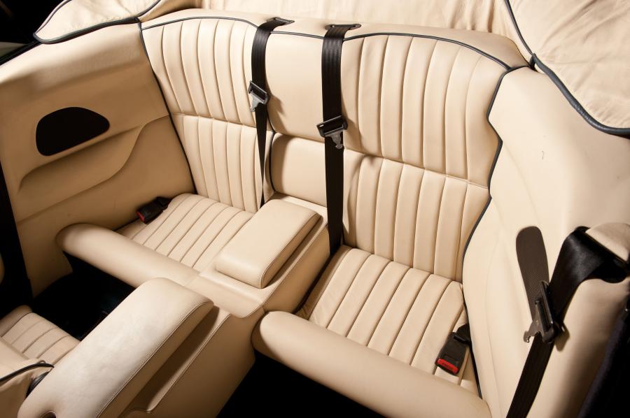 Интерьер Aston Martin Virage Volante 1997 года  (фото 3 из 10)
